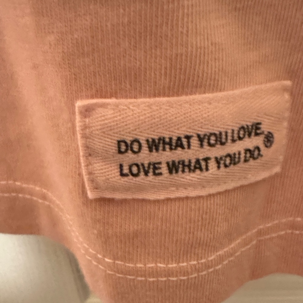 Life Is Good Women’s Blush Pink Tee with Beach Scene size small - Picture 7 of 8